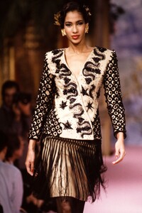 Christian_Lacroix_SS1989_HC_Sonia_Cole.jpg