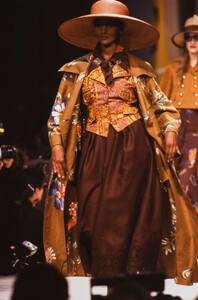 Christian_Lacroix_SS1989_Khadija.jpg