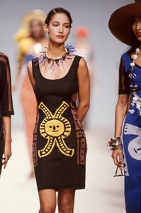 Christian_Lacroix_SS1989_Marpessa_02.jpg
