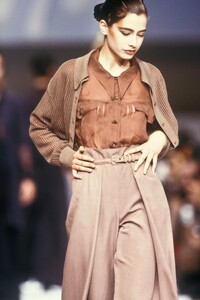 Claude Montana 1989 Women RTW 101.jpg