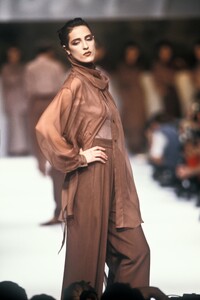 Claude Montana 1989 Women RTW 58.jpg