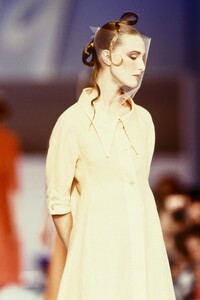 Claude Montana 1989 Women RTW 65.jpg