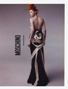 Demarchelier_Moschino_Spring_Summer_2009_04.thumb.jpeg.b306189b7922f14fd32fb0f2a83072b7.jpeg