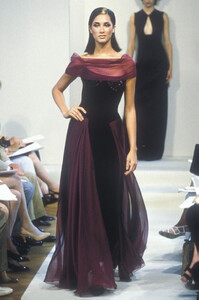 DominiqueSirop-Fall1997RTW.thumb.jpg.39e51a93a0073868e26f36778d3b3703.jpg
