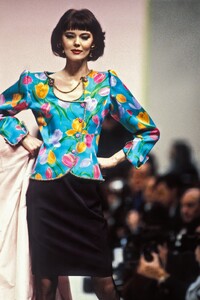 Emanuel Ungaro 1989 Haute Couture 14.jpg