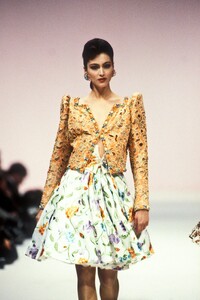Emanuel Ungaro 1989 Haute Couture 20.jpg