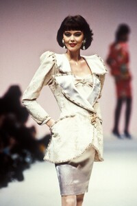 Emanuel Ungaro 1989 Haute Couture 24.jpg