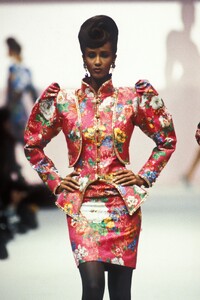 Emanuel Ungaro 1989 Haute Couture 28.jpg