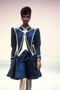 Emanuel Ungaro 1989 Haute Couture 32.jpg
