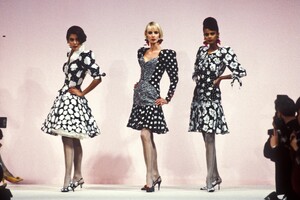 Emanuel Ungaro 1989 Haute Couture 39.jpg