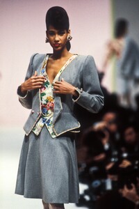 Emanuel Ungaro 1989 Haute Couture 4.jpg