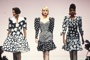 Emanuel Ungaro 1989 Haute Couture 40.jpg