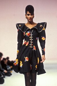 Emanuel Ungaro 1989 Haute Couture 45.jpg