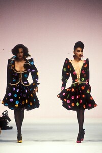 Emanuel Ungaro 1989 Haute Couture 53.jpg