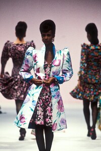 Emanuel Ungaro 1989 Haute Couture 61.jpg