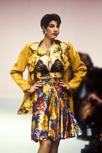 Emanuel Ungaro 1989 Haute Couture 62.jpg