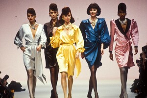 Emanuel Ungaro 1989 Haute Couture 69.jpg