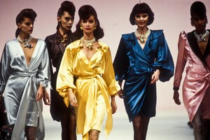 Emanuel Ungaro 1989 Haute Couture 70.jpg