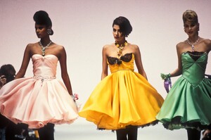 Emanuel Ungaro 1989 Haute Couture 88.jpg