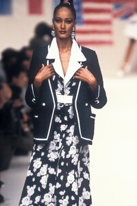 EmanuelUngaro1995WomenSS11.thumb.jpg.f3038226fa5ca3c2121a136a6b31f739.jpg