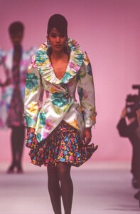 Emanuel Ungaro HC SS 1989 Anna Bayle 07.jpg