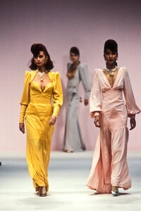 Emanuel Ungaro HC SS 1989 Anna Bayle 12.jpg