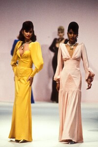 Emanuel Ungaro HC SS 1989 Anna Bayle 13.jpg