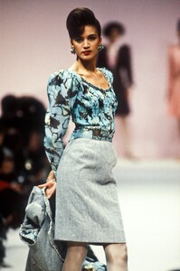 Emanuel Ungaro HC SS 1989 Karla Otis 02.jpg