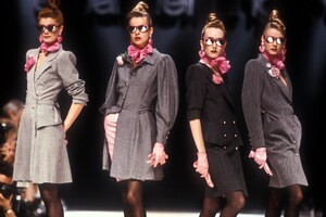 Emanuel Ungaro SS 1989 Daniela Azzone 04.jpg