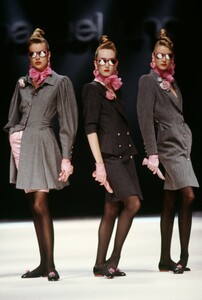 Emanuel Ungaro SS 1989 Daniela Azzone 05.jpg