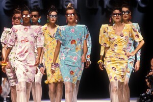 Emanuel Ungaro SS 1989 Daniela Azzone 09.jpg