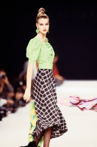 Emanuel Ungaro SS 1989 Daniela Azzone 12.jpg