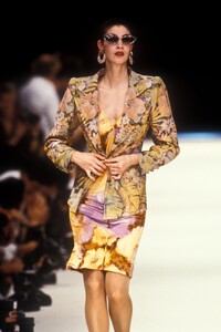Emanuel Ungaro SS 1989 Susanna Linsmayer 07.jpg