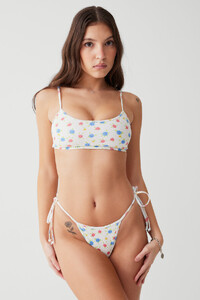 FrankiesBikinis-BayViewTop-WaterBlossom-Front_1500x.thumb.jpg.db12a141479cb35ec3843b1f1db92ec7.jpg
