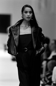 Gianfranco_Ferre_SS1989_Anna_Bayle_02.jpg