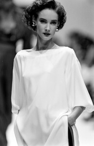 Gianfranco_Ferre_SS1989_Cathy_01.jpg