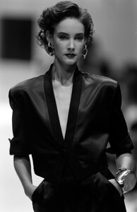 Gianfranco_Ferre_SS1989_Cathy_12.jpg