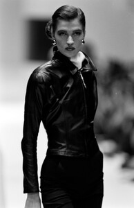 Gianfranco_Ferre_SS1989_Claire_03.jpg