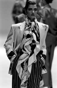 Gianfranco_Ferre_SS1989_Claire_07.jpg