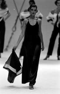 Gianfranco_Ferre_SS1989_Claire_09.jpg