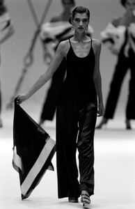 Gianfranco_Ferre_SS1989_Claire_10.jpg