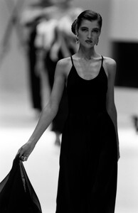 Gianfranco_Ferre_SS1989_Claire_12.jpg