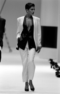 Gianfranco_Ferre_SS1989_Cristina_09.jpg