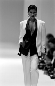 Gianfranco_Ferre_SS1989_Cristina_10.jpg