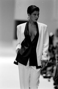 Gianfranco_Ferre_SS1989_Cristina_11.jpg