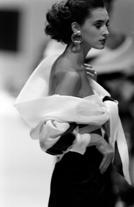 Gianfranco_Ferre_SS1989_Daniela_Ghione_08.jpg