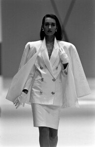 Gianfranco_Ferre_SS1989_Gail_03.jpg