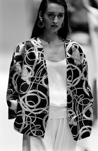 Gianfranco_Ferre_SS1989_Gail_07.jpg