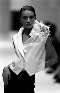 Gianfranco_Ferre_SS1989_Karla_06.jpg