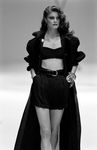 Gianfranco_Ferre_SS1989_Nicoletta_02.jpg